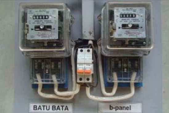 KWh meter  pada Fasilitas Ruang Uji Termal PT. Beton Elemenindo Putra (Konsumsi Listrik untuk A/C ruangan batu bata v.s b-panel® adalah 20 KWh v.s 26 KWh)